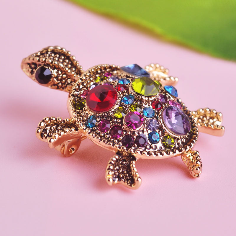 Jolie broche tortue en crystal