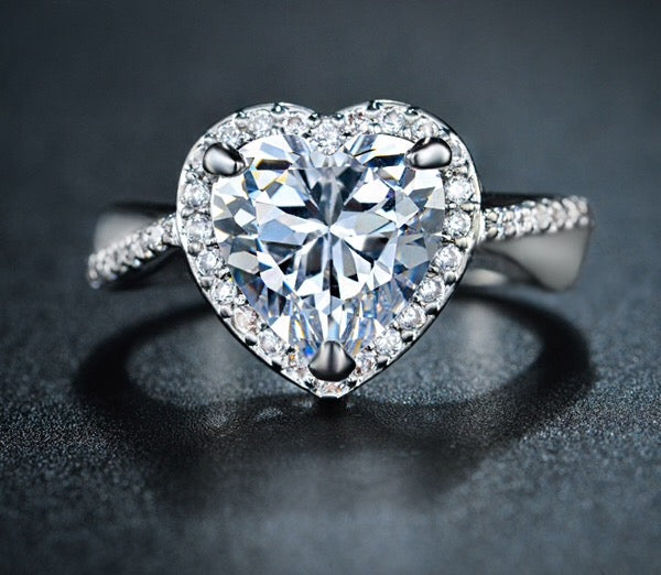 Incroyable bague coeur étincelant zircon