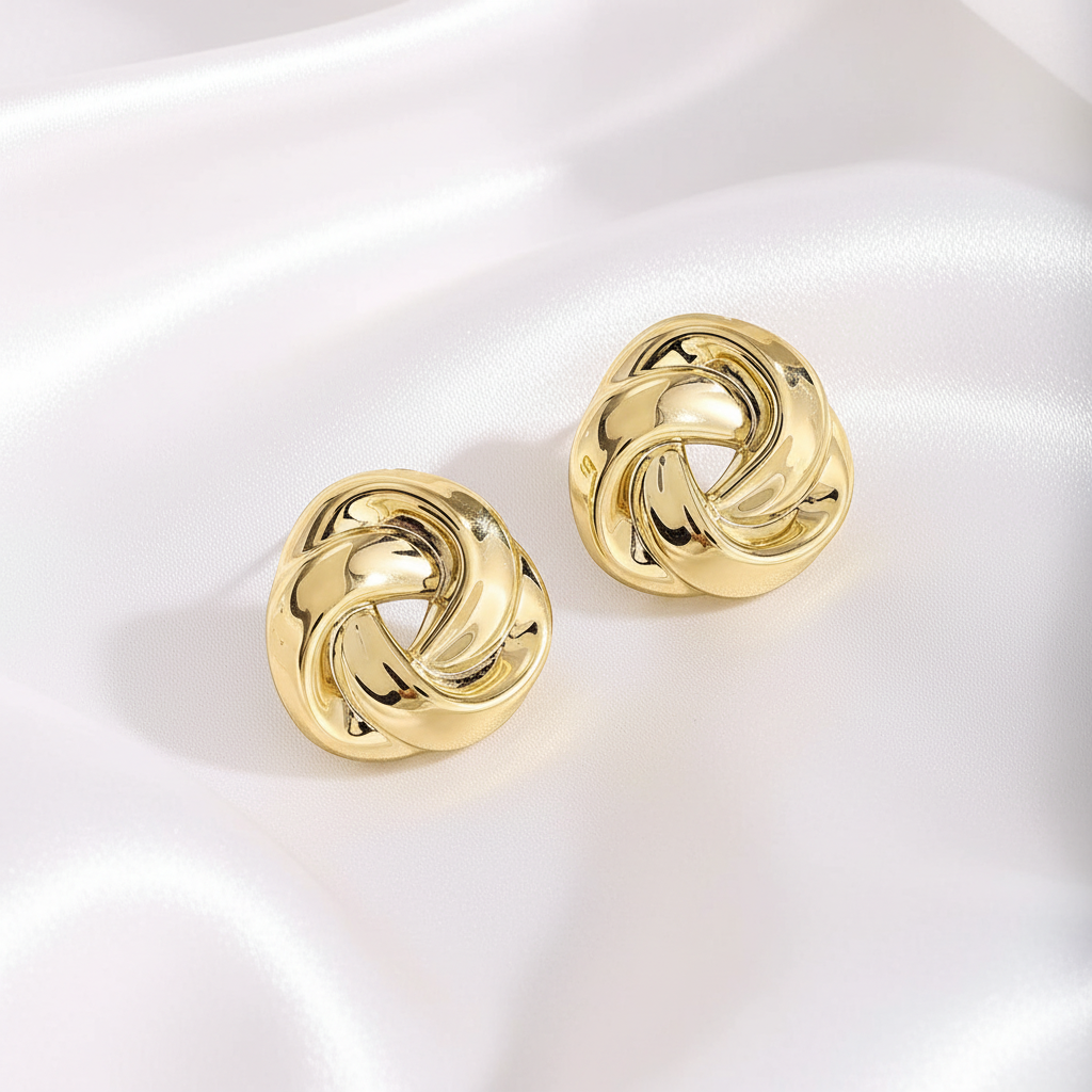 Boucles dorées femme mondaine